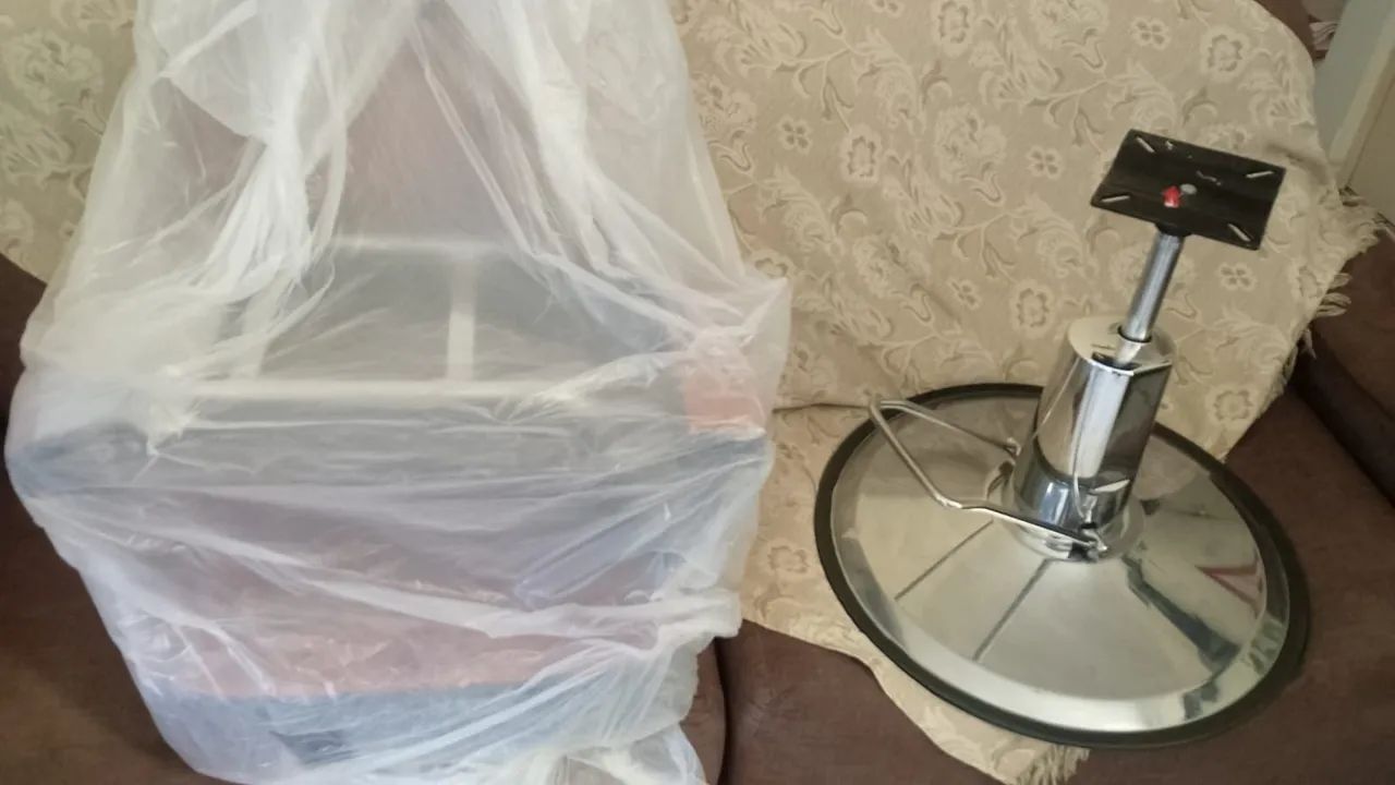 Vende-se cadeira de barbeiro reclinável nova - Foto 3