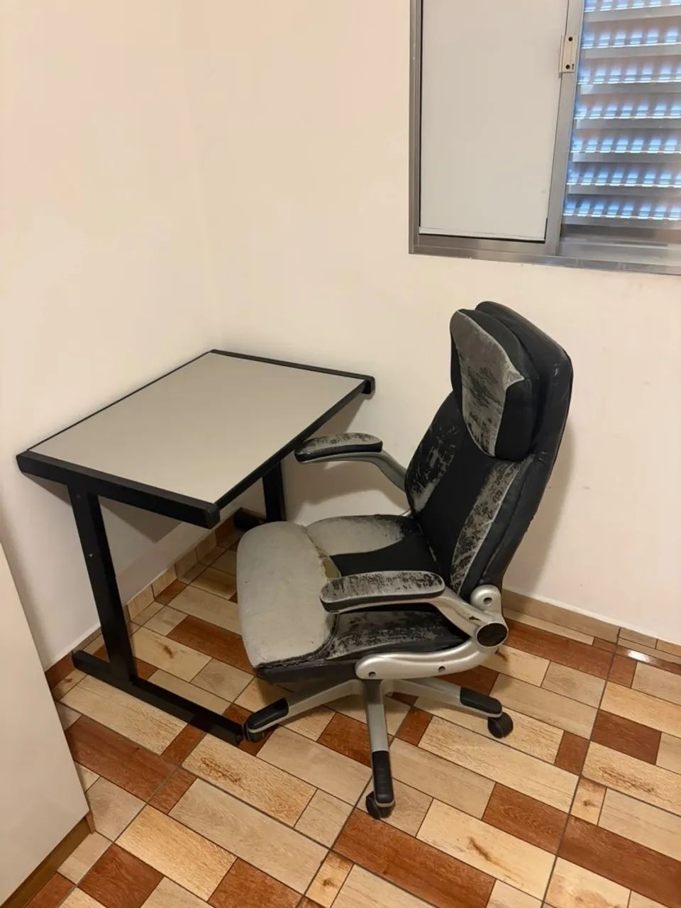 Mesa e cadeira para estudos - Foto 2