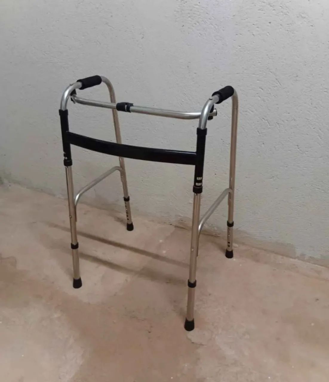 Andador Ortopédico de Alumínio, auxiliar leve e resistente. - Foto 3
