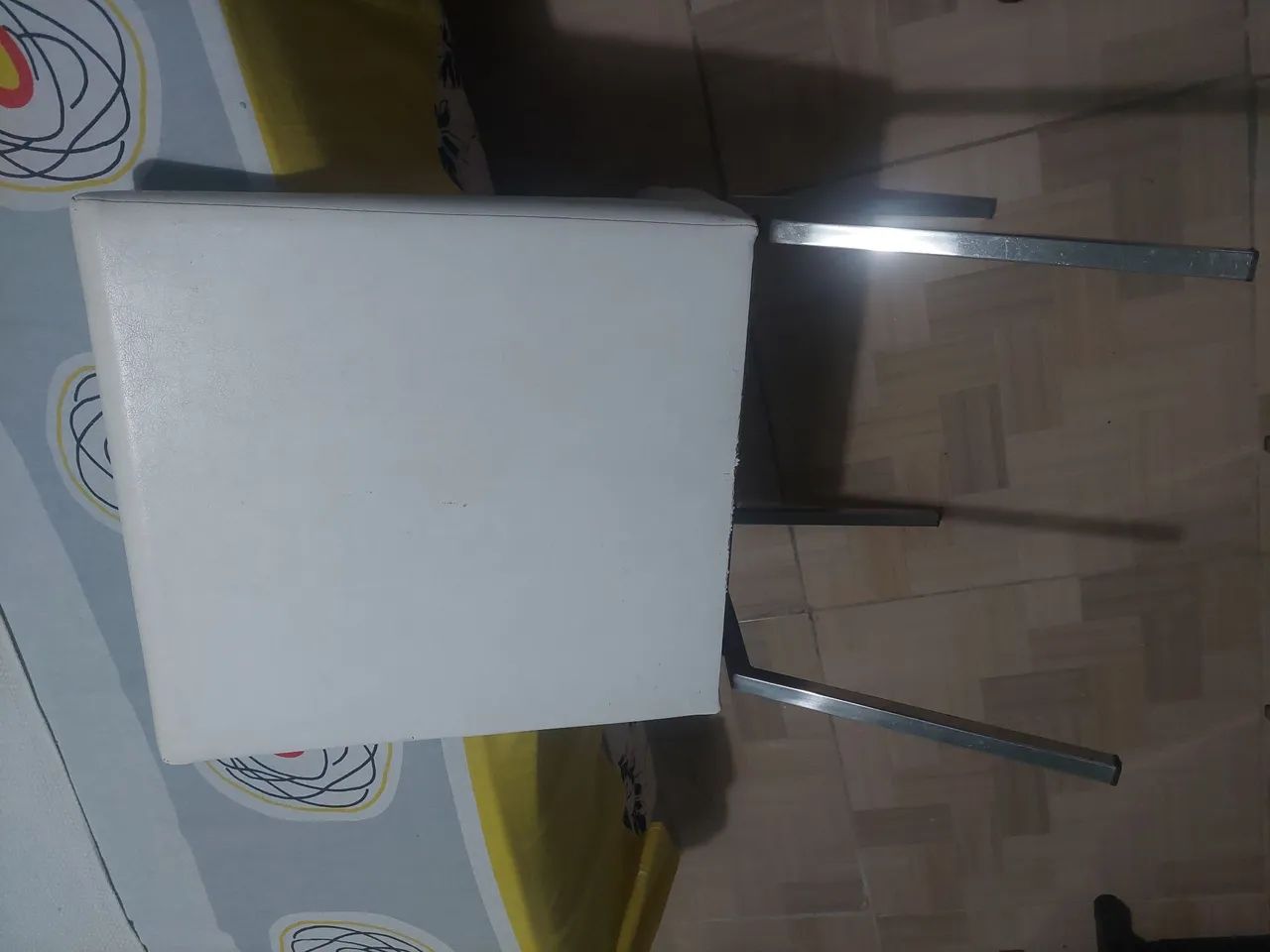 Cadeira de couro com aço inox  - Foto 4