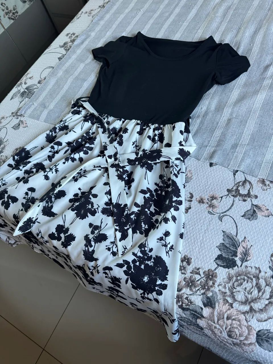 VESTIDO PRETO
