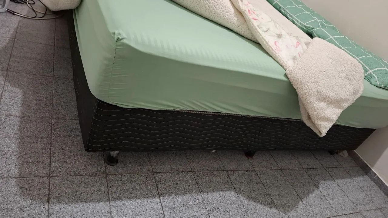 Cama box + colchão 