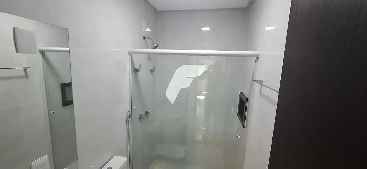 Casa com 5 dormitórios sendo 1 suíte e 4 vagas de garagem em Florianópolis/SC - Foto 3