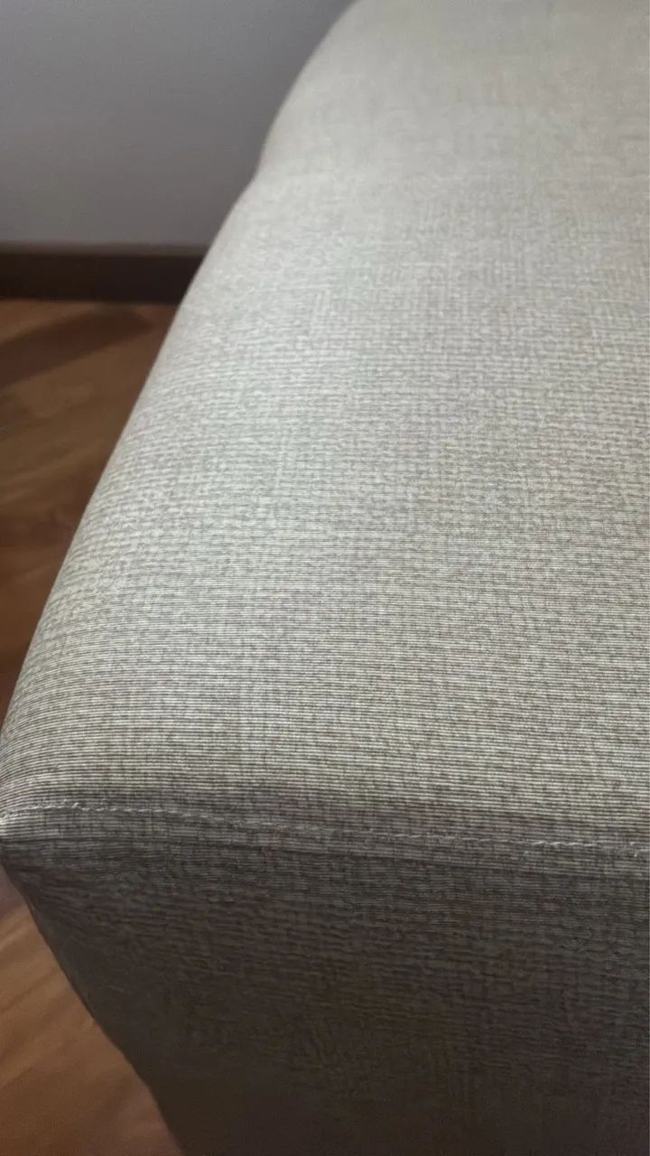 Sofa bege com chaise, encosto reclinavel e assento deslizante  - Foto 4