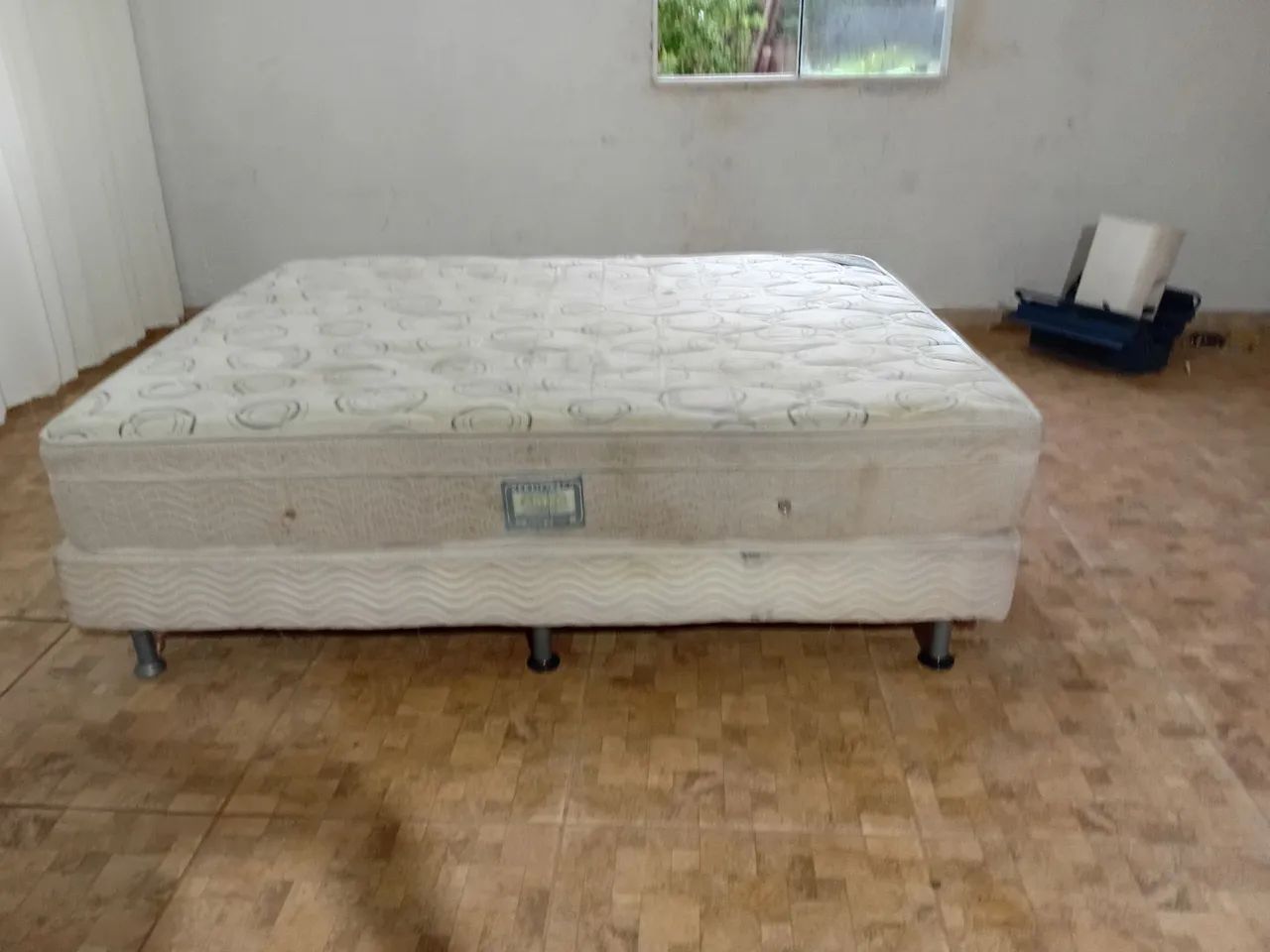 Cama casal queem 