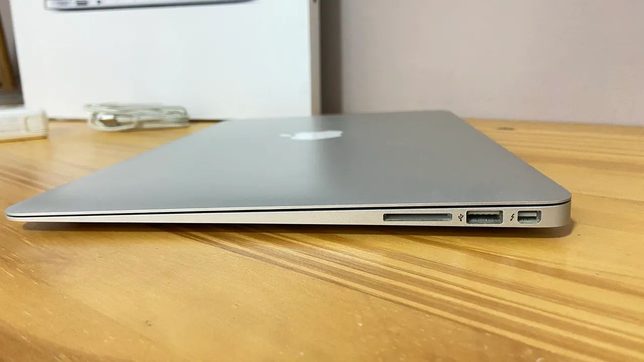 MacBook Air 13 polegadas 2015 - i5 8GB RAM - Bateria 100% - Completo na Caixa - Foto 3