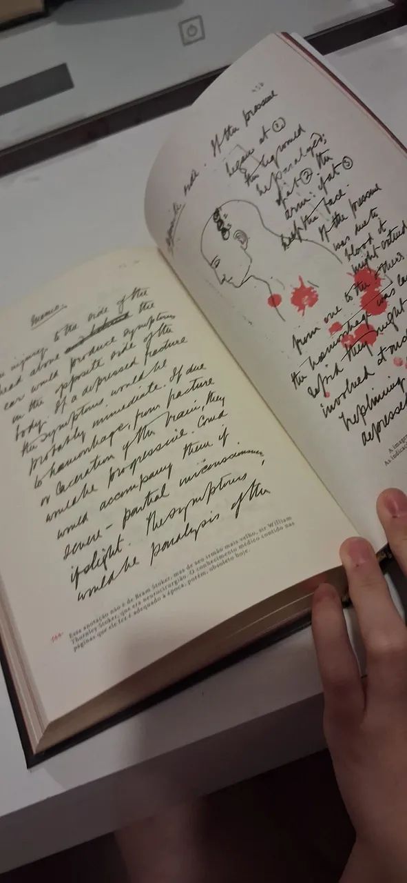 Livro drácula darkside - Foto 3
