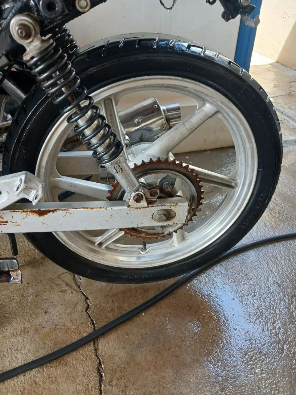 Roda da cbx 200 strada  - Foto 2