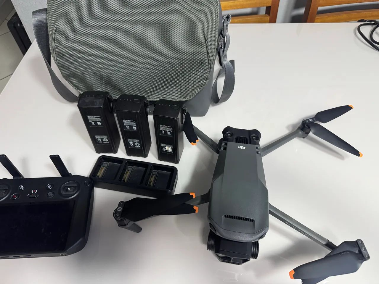 Mavic 3 pro kit com rc pro  - Foto 2