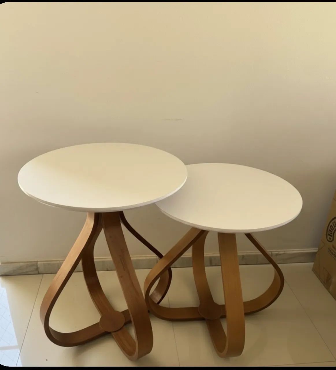 Par de Mesas Laterais de Encaixe - Design Orgânico - Foto 5