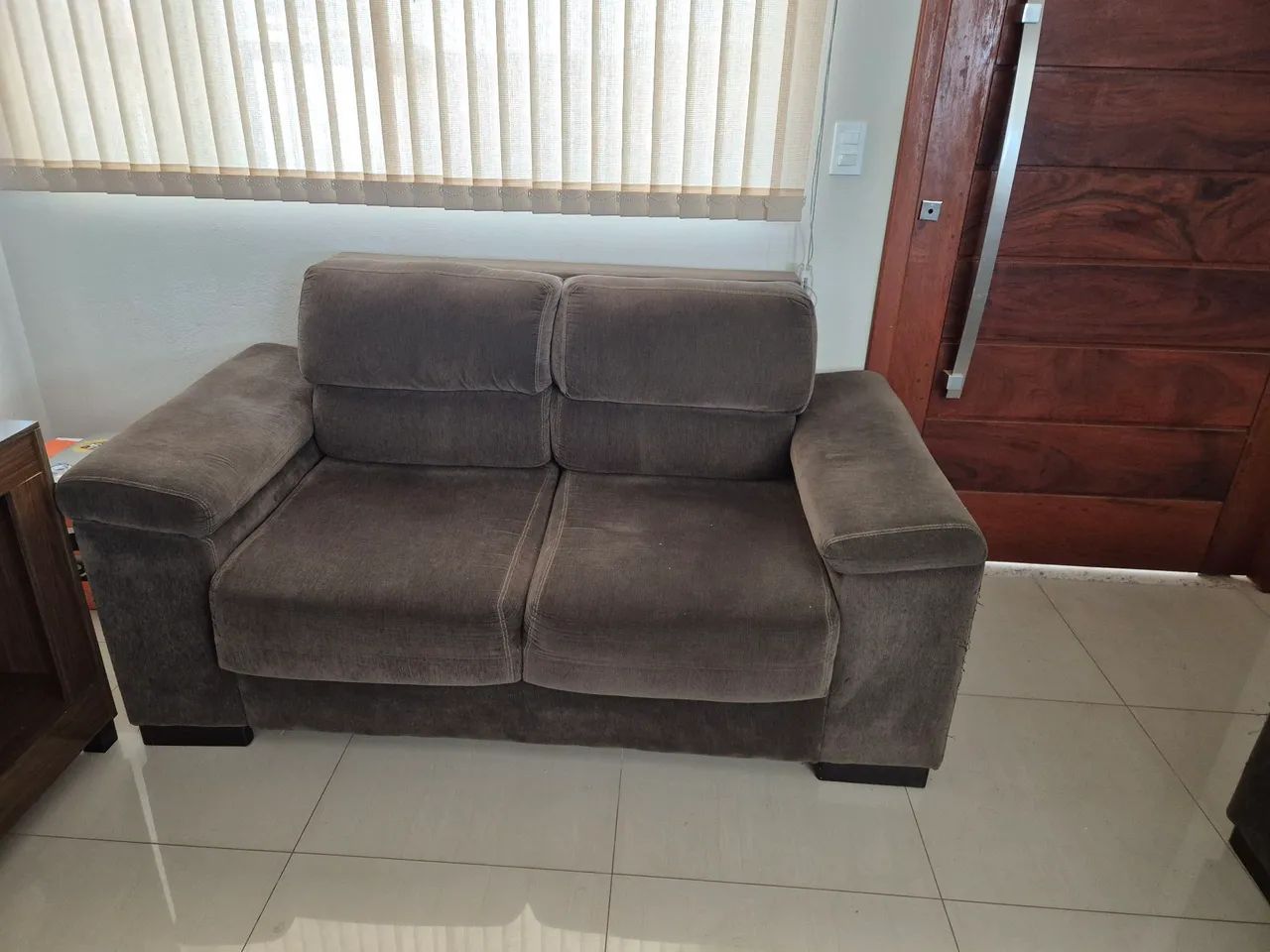 Sofá conservado - Foto 2