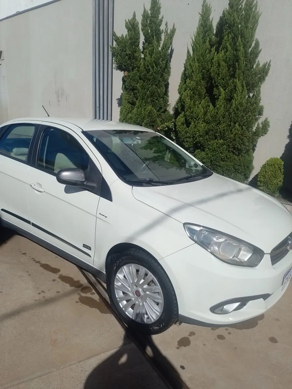 Fiat Grand Siena GRAND SIENA ESSENCE DUAL. 1.6 FLEX 16V 2014