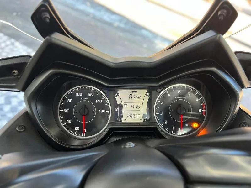 YAMAHA XMAX 250 ABS 2023 - Foto 5