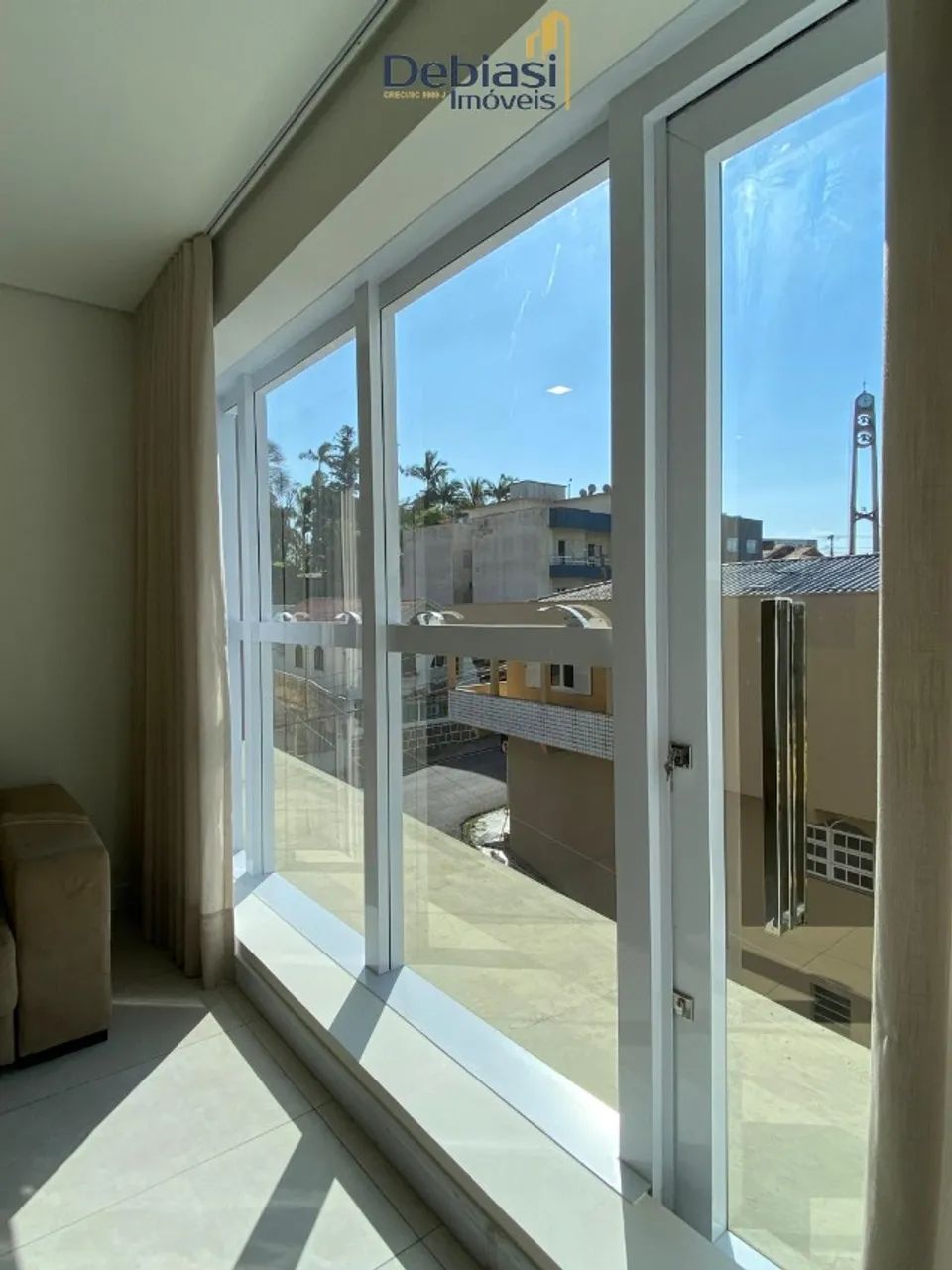 APARTAMENTO COM SUÍTE E SEMIMOBILIADO - CENTRO DE TUBARÃO/SC - Foto 4