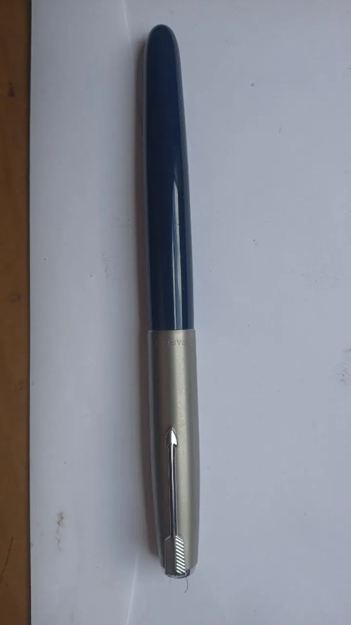 Caneta tinteiro PARKER 51 - Made In USA - pouco usada e no estojo original.
