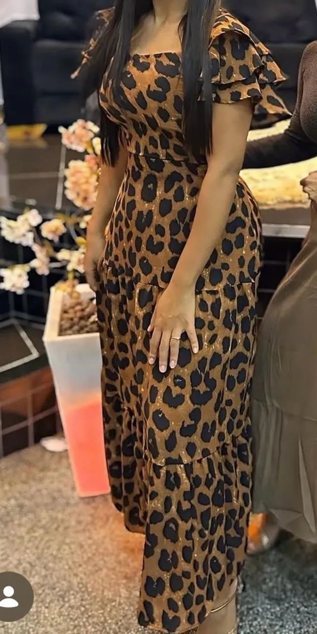 Vestidos e saias de tule e paetê 