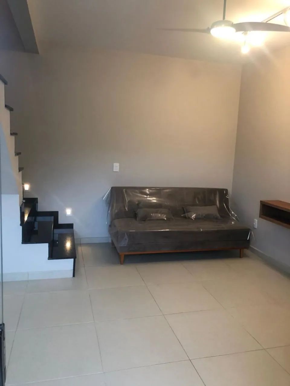 Sofá cama retrátil semi novo, perfeito estado. - Foto 3