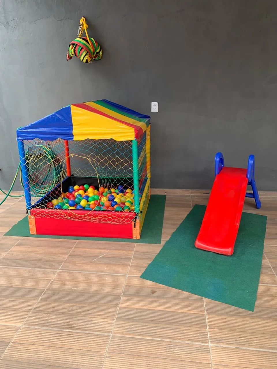 Alugo pula pula, casinha de bolinhas e escorregador. - Foto 4