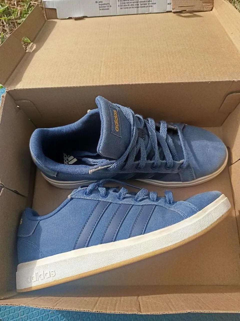 Tênis Adidas (Tam.36)