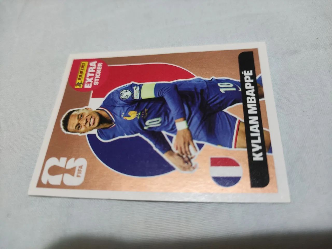 Figurinha de bronze Mbappé - Foto 2