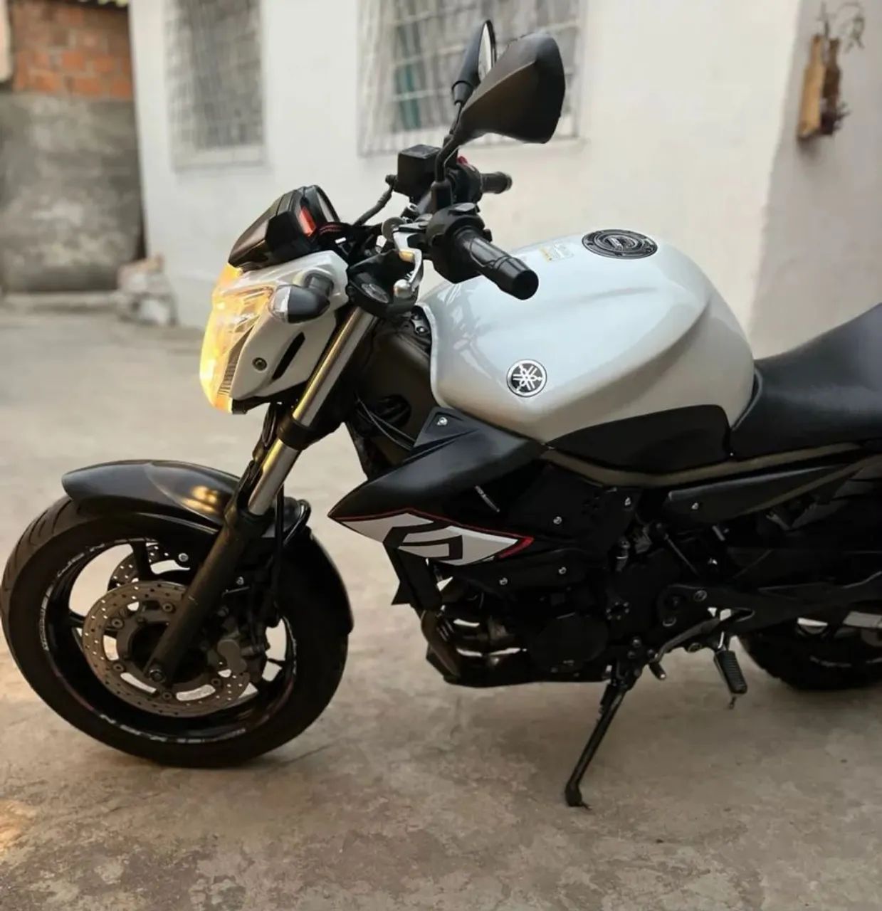 YAMAHA XJ6 - Foto 2