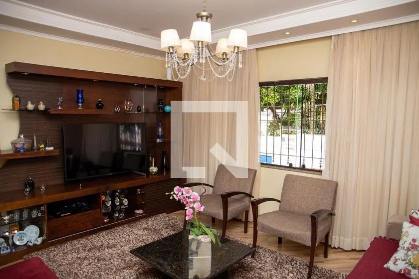 Casa à Venda - Centro, 4 Quartos, 225 m2 - Foto 2