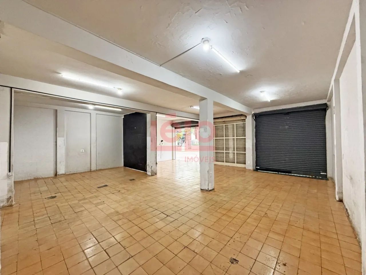 Salão comercial para alugar na Vila Morangueira em Maringá com 129 m² e 3 portas - Foto 4