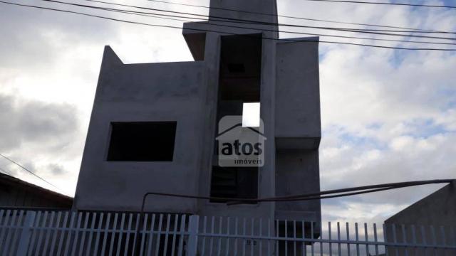 Excelente sobrado no capão raso.