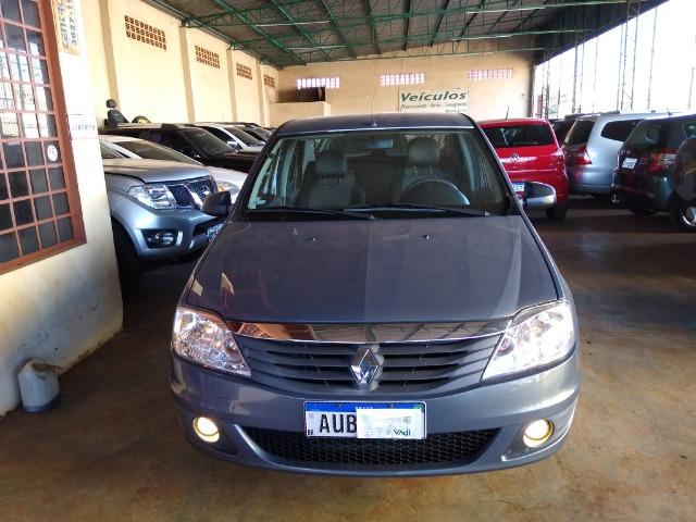 Renault Logan Expression 1.6 8v Flex Completo 2011