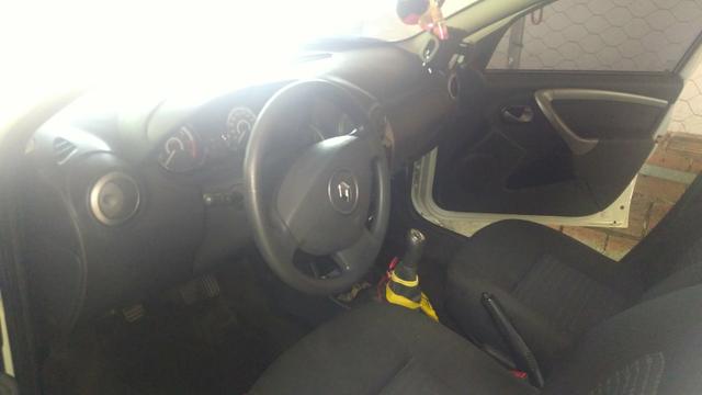 Sandero - Foto 7