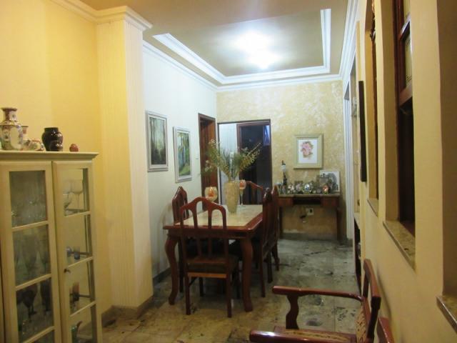 Linda casa colonial no carlos prates! 03 qtos. 01 suíte. 03 banhos. 01 varanda. 03 vagas. - Foto 5