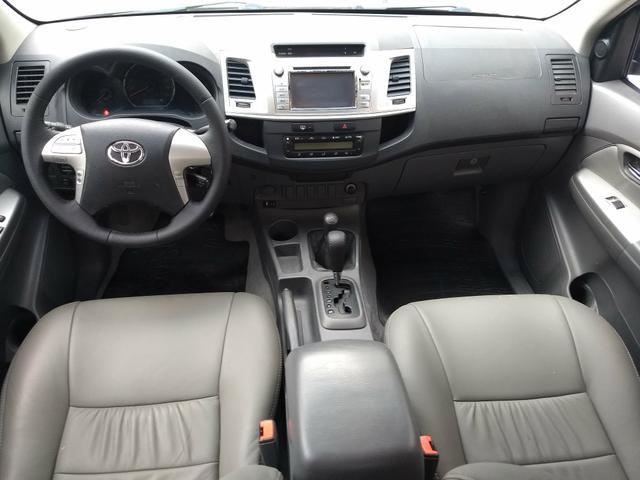 Hilux CD srv 3.0 D4-D 4X4 2013* Automatica* Couro* Protetor* Capota* Estribo* Pn.Novos - Foto 6