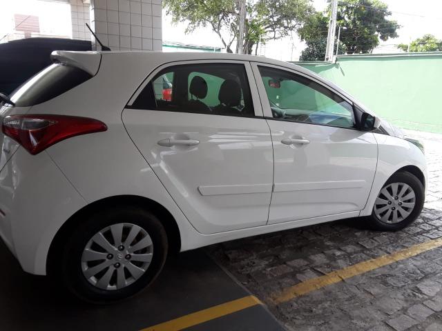 Vendo Carro HB20 2014 completo com bancada de couro - Foto 2