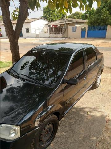 Vendo um Renault Logan 1.6 , 4 portas ano 2007. Completo. Documento em dias valor R$9.000