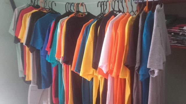 Vendo camisas e bermudas moletom e jeans - Foto 4
