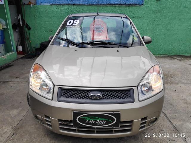 Ford Fiesta 1.0 2009 Sedan 4 portas Completíssimo Extremamente Novo
