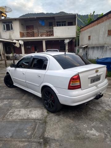 Astra GL sedan