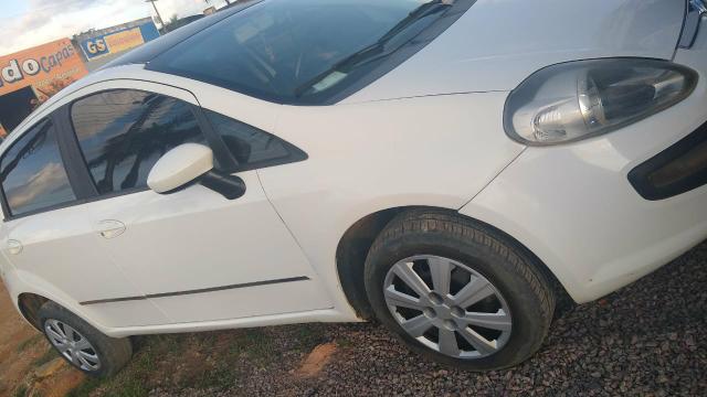 Fiat Punto 1.4 attractive ano 2012/2013 - Foto 9