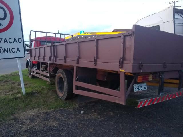 Vendo ou troco 1113 ano 82 toco - Foto 2