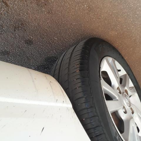 Carro Nissan livina ano 2013 modelo 14