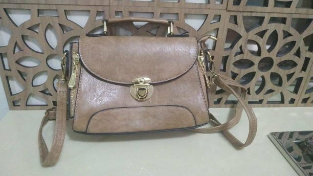 Bolsa Feminina Pequena com Alça - Foto 2