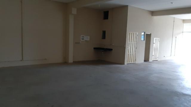 Salão Comercial área de 180 M² , 2 WCS, pia ótima localização - Foto 6