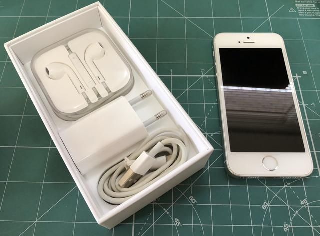 IPhone SE 32GB branco - impecável - Foto 2