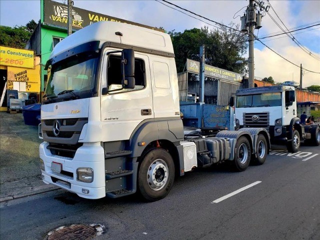 MERCEDES-BENZ AXOR 2644 TRAÇÃO 6X4 ANO 2014