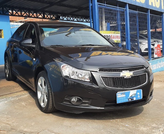 CRUZE SEDAN LT