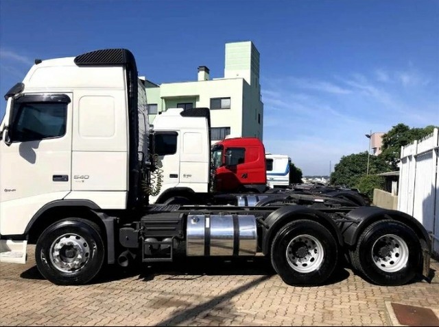 CAMINHÃO VOLVO FH 540