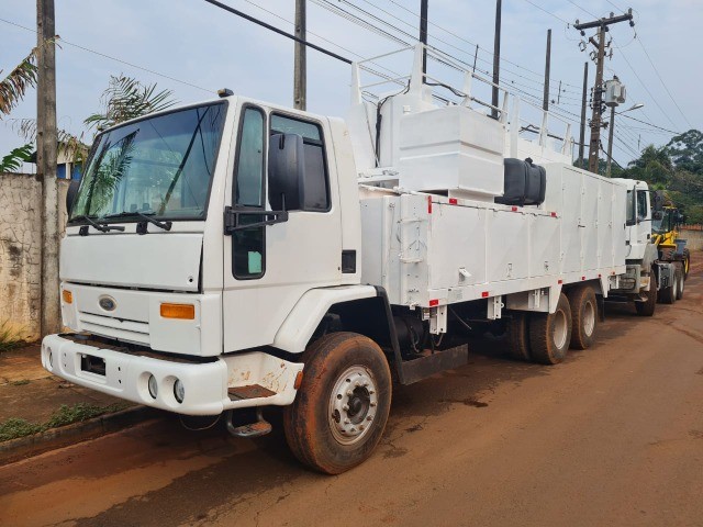 FORD CARGO 2628, ANO 2011, TRAÇADO 6X4, COMBOIO IMPACTO