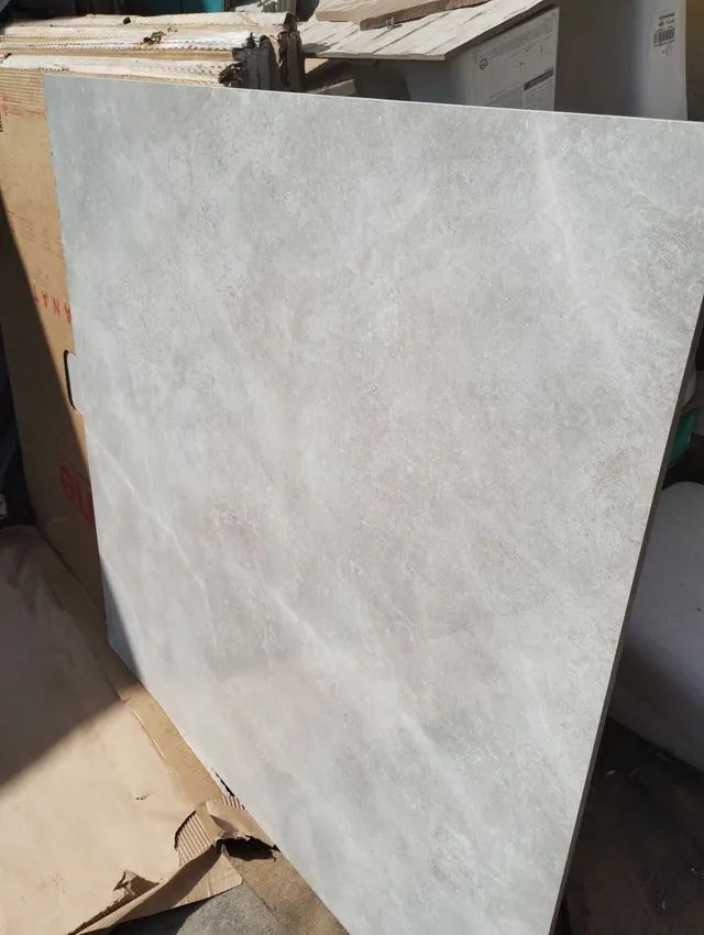 Porcelanato polido dólmen cinza 120x120 Eliane 