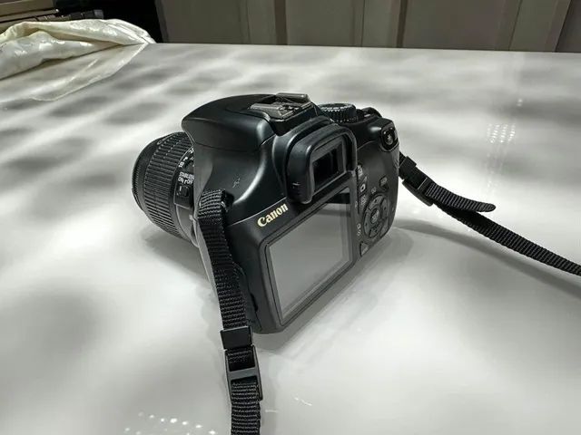 Câmera CANON EOS R10 + lente 18-45mm + Microfone + Grip Tripé