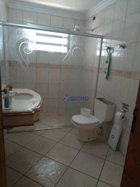 Casa em excelente localização, com potencial para moradia e negócios, garagem para até 10  - Foto 10